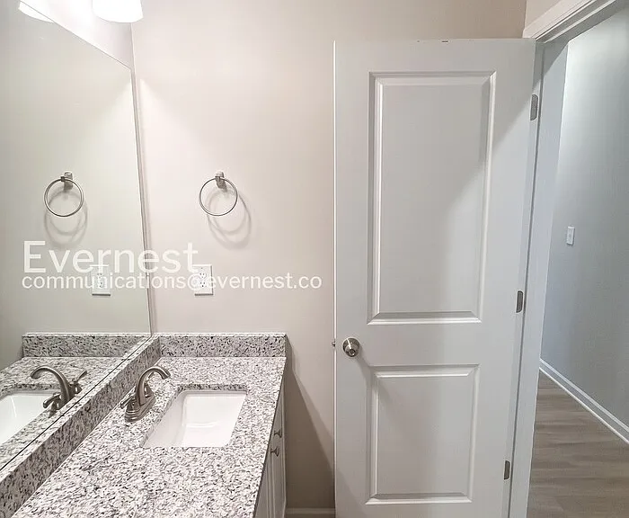 136 Culver St — Photo 20