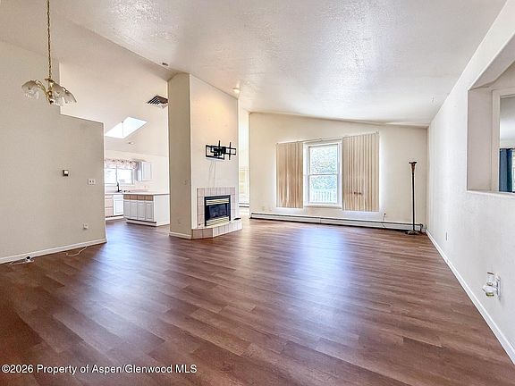 4th image of 100 Juniper Ln