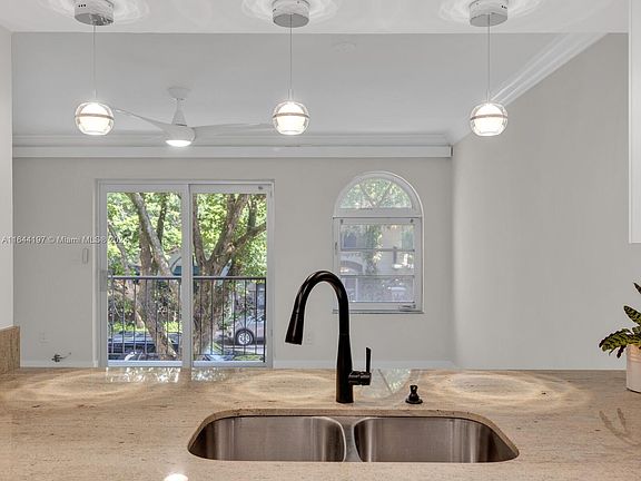 3rd image of 338 Majorca Ave APT 206