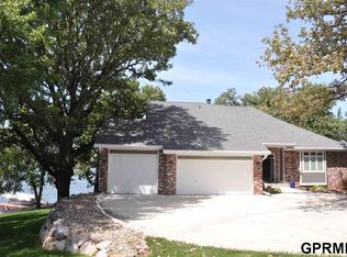 9300 Bellvue Cir, Plattsmouth, NE 68048