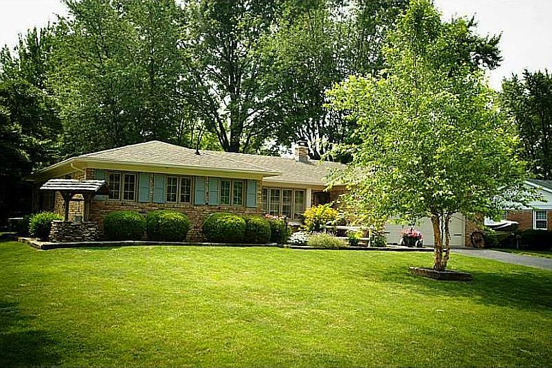 1st image of 6945 Maryvale Ct