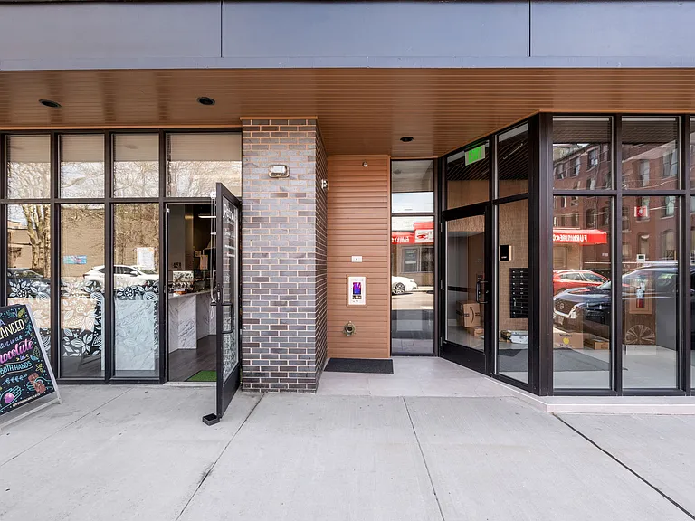 277 Border St #203 — Photo 18