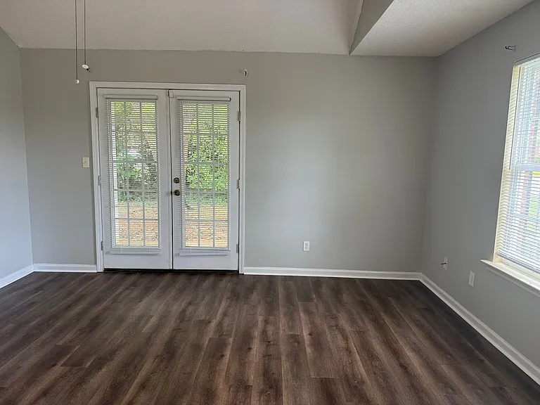 2500 Barnesdale Way — Photo 2