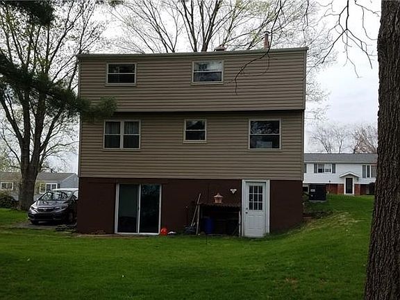 3rd image of 1370 Conway St