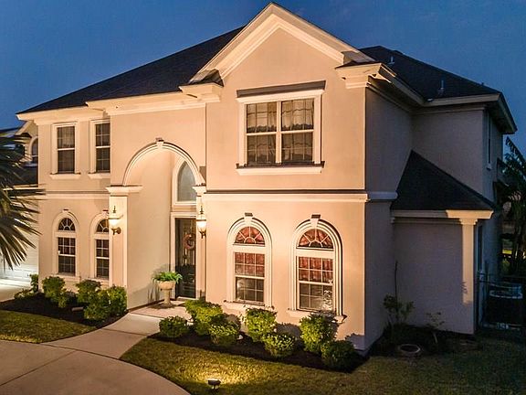 3rd image of 3209 Treasure Hills Blvd