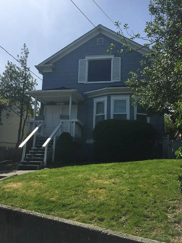2 bed, 1090 sqft, $2,400 — Photo 1