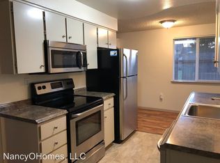 916 W D Ave, La Center, WA 98629