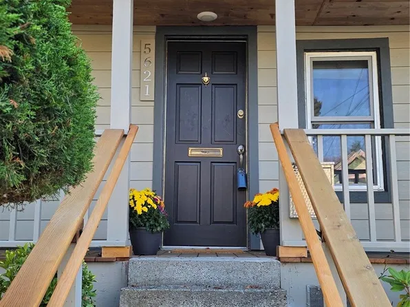 5621 Brooklyn Avenue NE, Seattle, WA 98105
