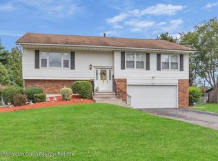 480 Iron Bridge Rd, Freehold, NJ 07728