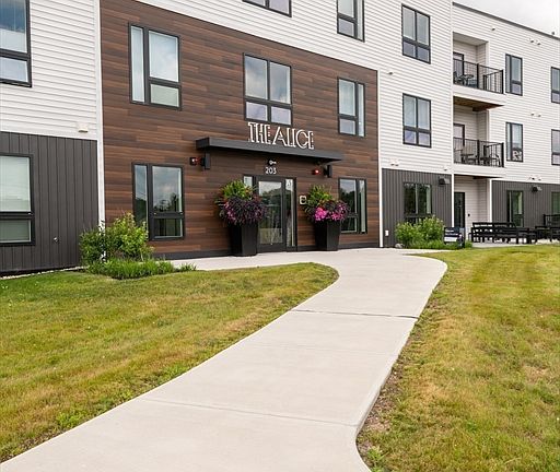 2nd image of 203 Lowell St #206