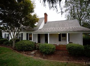 2001 Roundelay Rd, Lynchburg, VA 24502