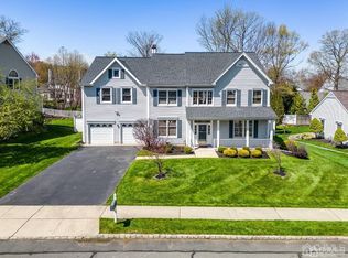 120 Providence Blvd, Kendall Park, NJ 08824