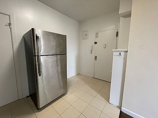 4th image of 460 E 115th St #2F