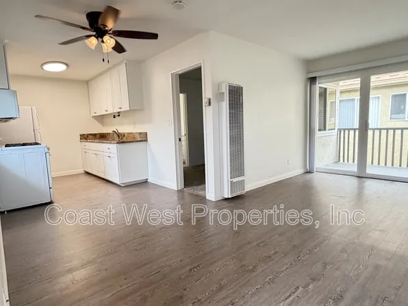 391 Oak Ave APT 6, Carlsbad, CA 92008