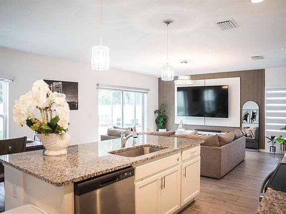 5th image of 5285 ROYAL POINT AVENUE