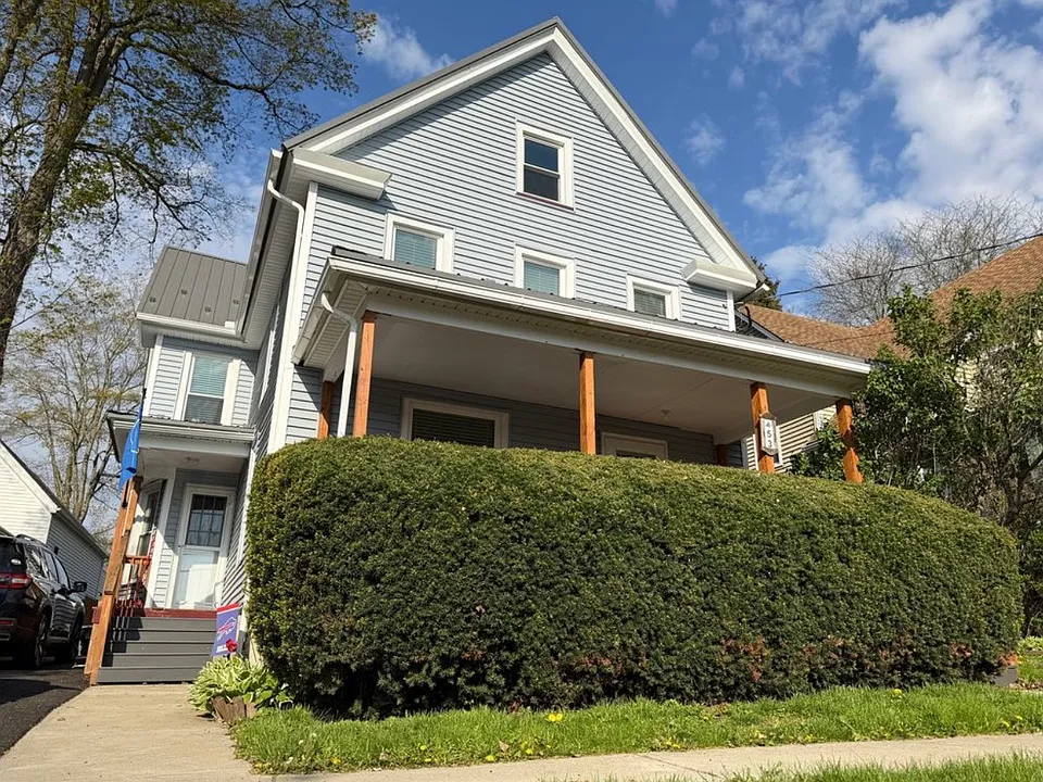 53 Main St
