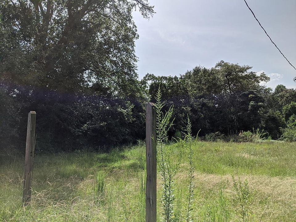 2nd image of 1045 2nd St