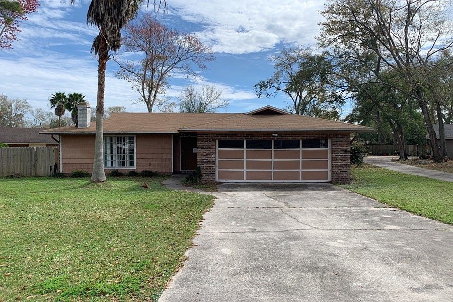 1st image of 2366 Pine Knoll Ct