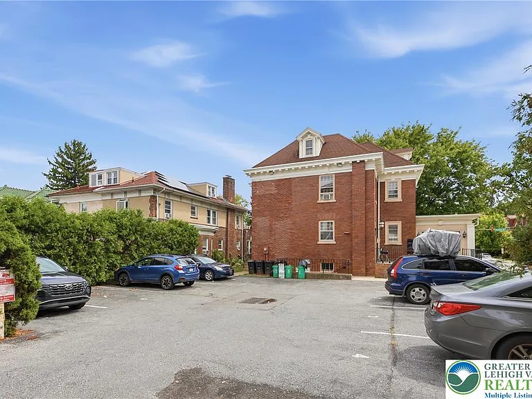 202 N 17th St #D — Photo 14