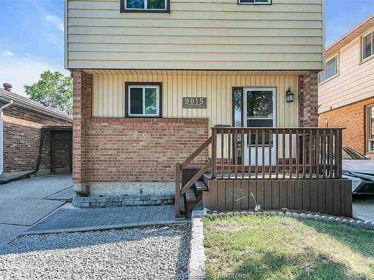 9015 Copperfield Ct — Photo 2