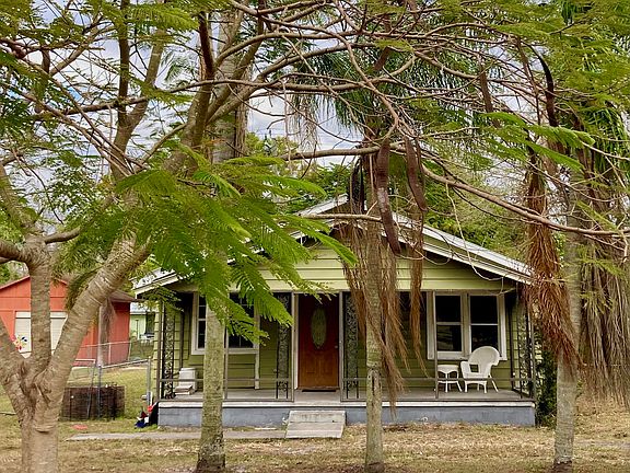 2nd image of 15365 SW 151st Street