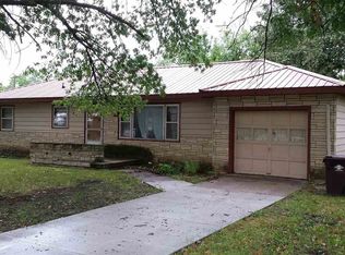 306 N 1st St, Canton, KS 67428