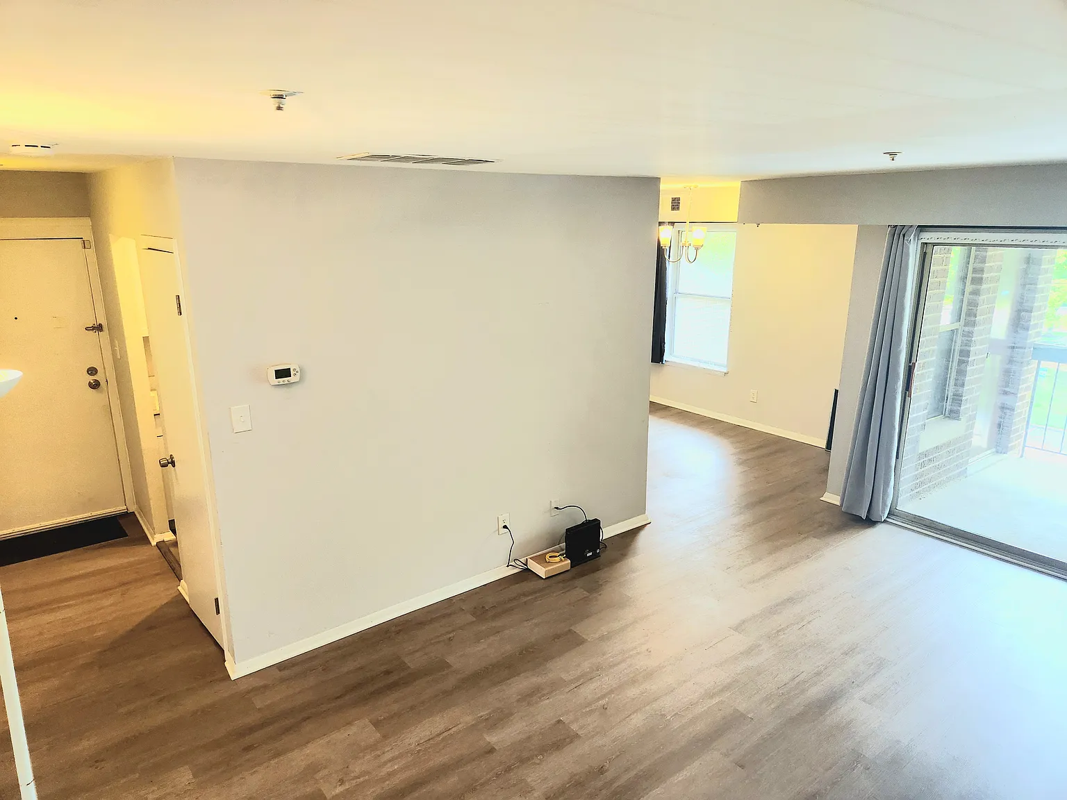 2 bed, 946 sqft, $2,100 — Photo 4