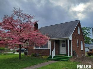 422 S Perrine Ave, Centralia, IL 62801