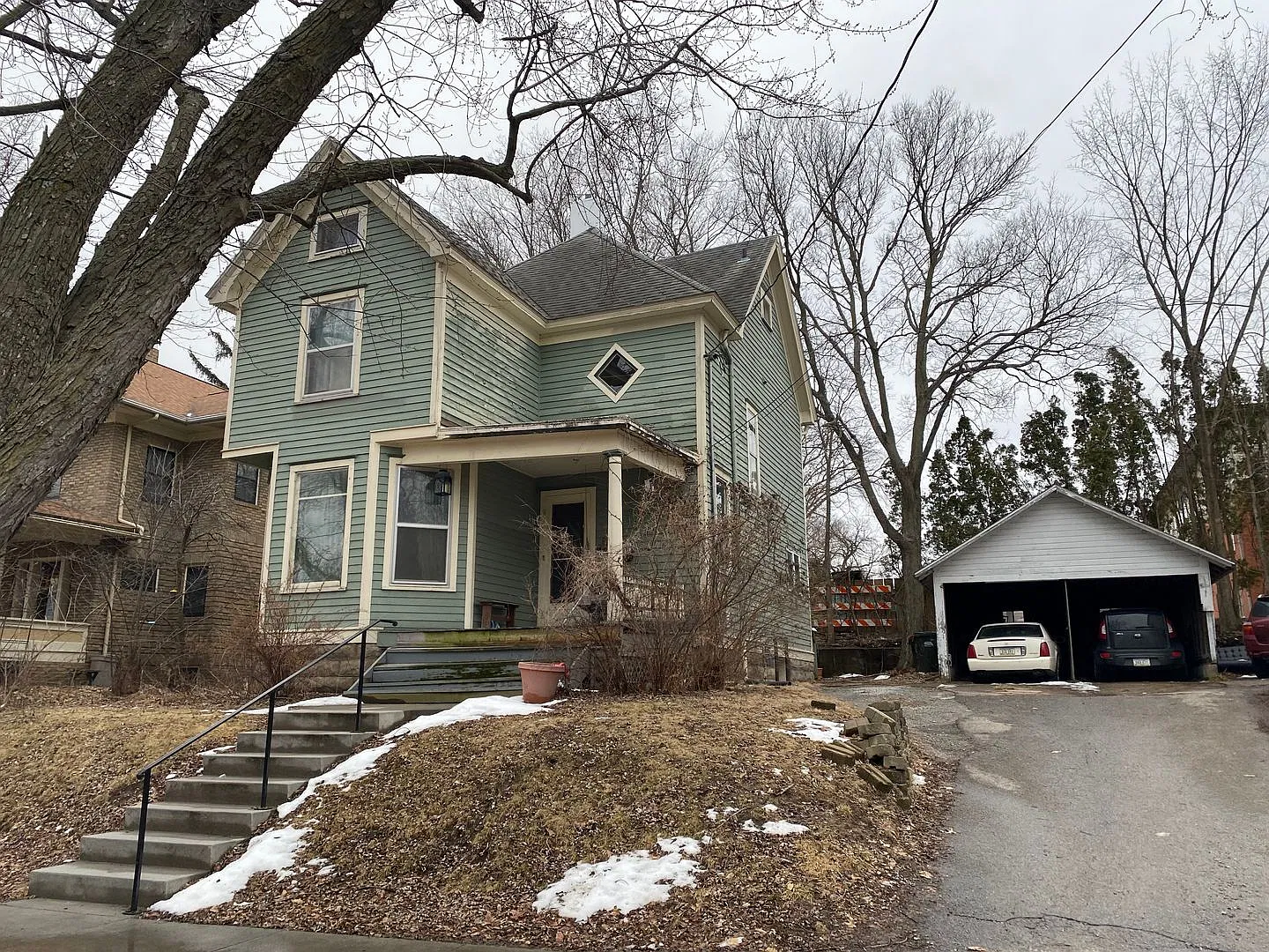 $1,900 | 4 Bedroom, 2 Bathroom | Cat Friendly* | Available for August 1st, 2027 Move In! — Photo 2