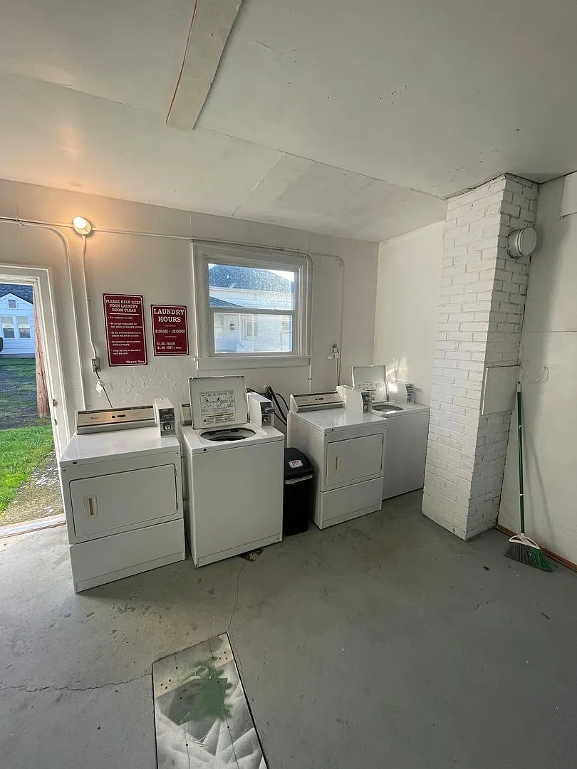 530 Grove St — Photo 2