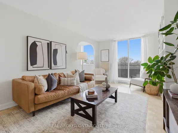 1071 Woodbine Ave Unit 306, Toronto, ON M4C 4C2