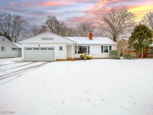 22370 Bartlett Dr, Rocky River, OH 44116