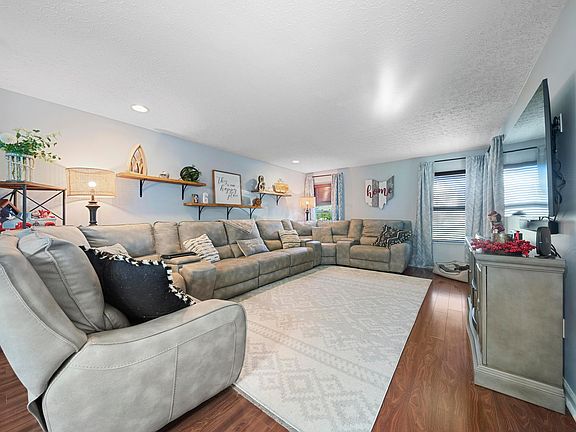 5th image of 6376 Kellerman Dr