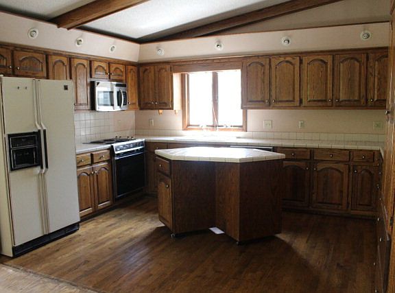 4th image of 260 Hodges Dr