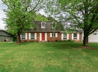 103 S Rod Ln, Carbondale, IL 62901