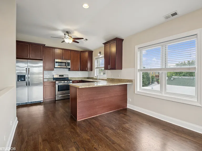 3519 W Medill Ave #3 — Photo 5