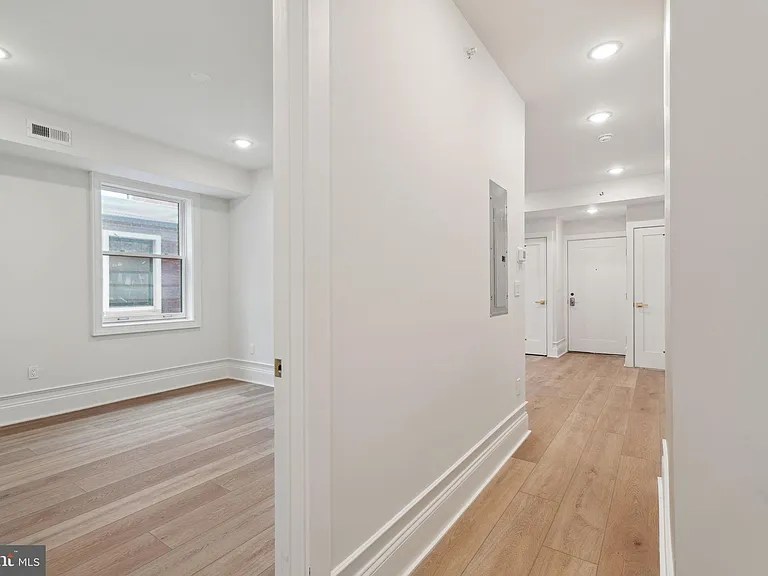 1822 Chestnut St #3R — Photo 8
