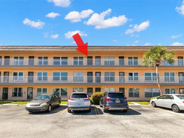 6400 46th Ave N APT 306, Kenneth City, FL 33709
