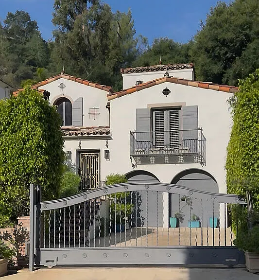 1407 N Beverly Dr — Photo 2