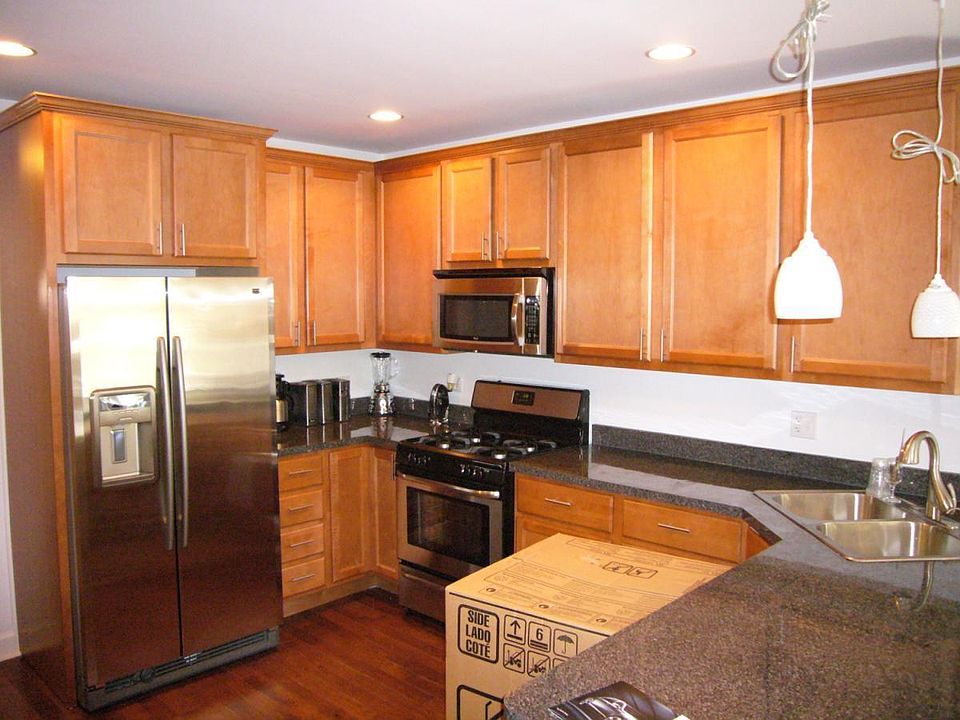 2nd image of 1537 E 65th St APT 2