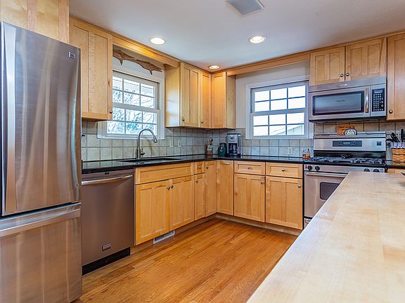 5th image of 6833 S Detroit Cir