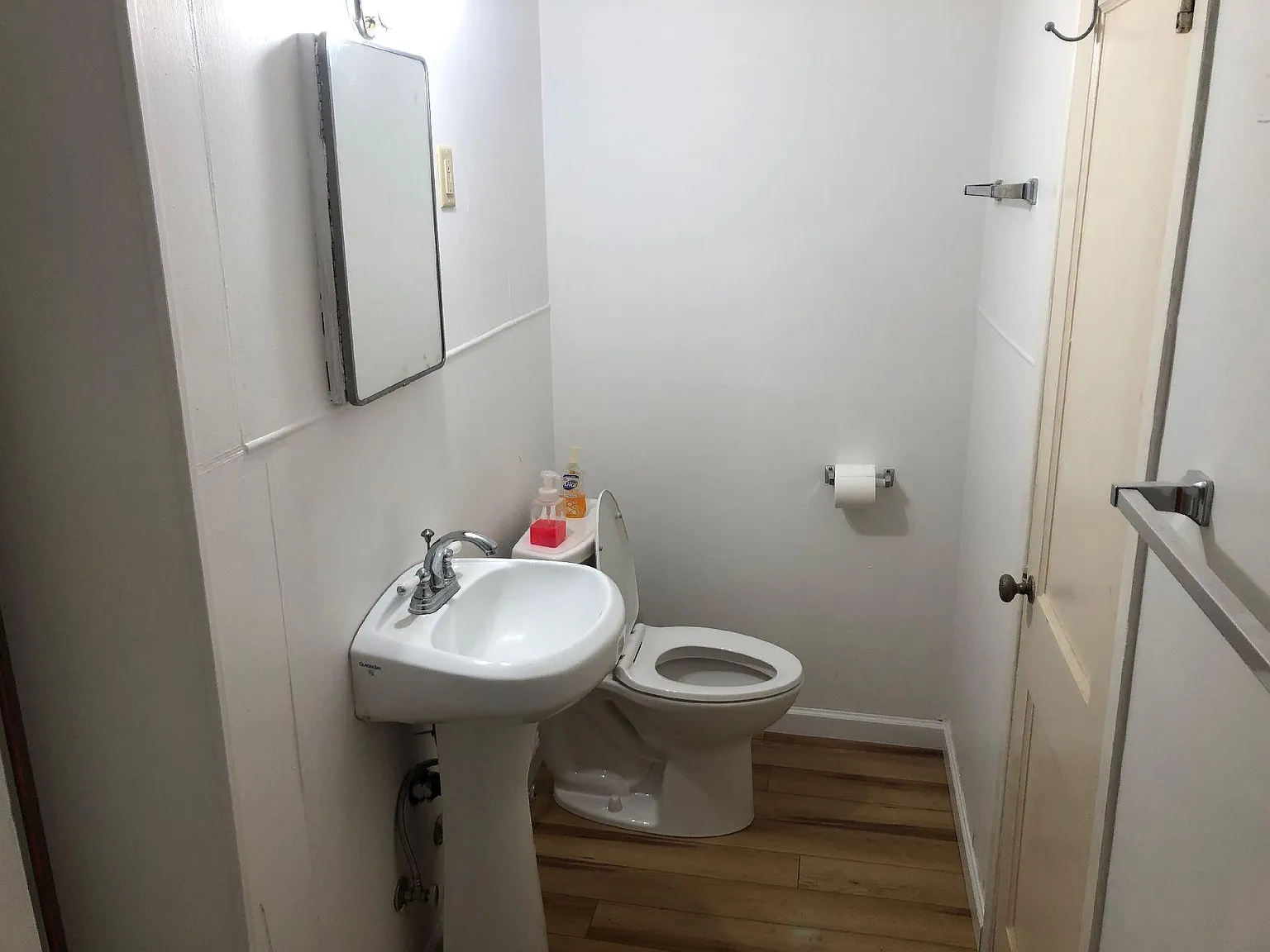 1 bed, 420 sqft, $1,350 — Photo 3