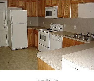 2nd image of 3814 Oldenburg Ln