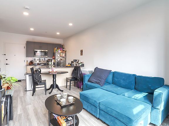 3rd image of 327 Communipaw Ave APT 302