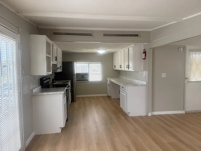 512 51st Avenue Dr W — Photo 26