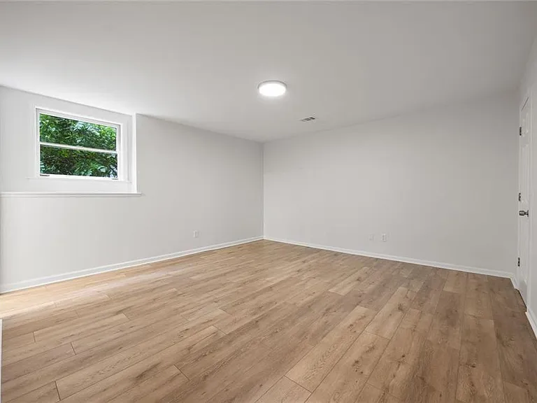 1260 Heards Ferry Rd — Photo 55