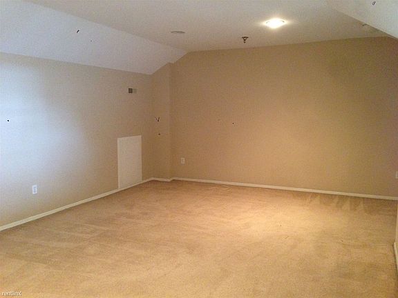 5th image of 23359 Grayson Dr #1