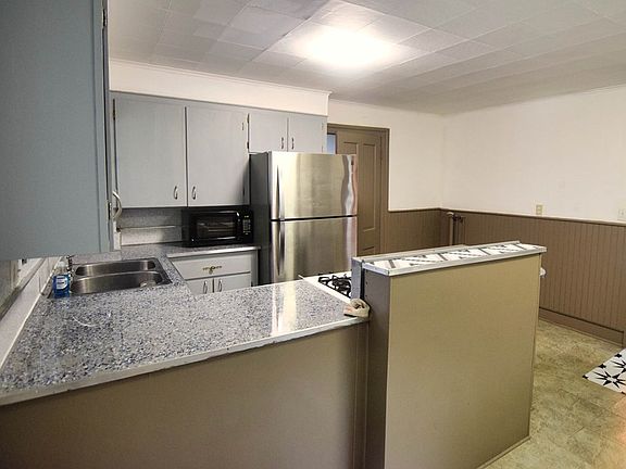 5th image of 33 Plum St