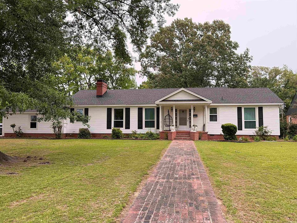 1st image of 18 Wolfe Dr