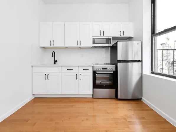 323 West 42nd Street image 2 of 12